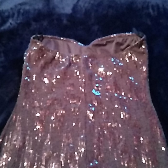 Dress - Picture 3 of 3